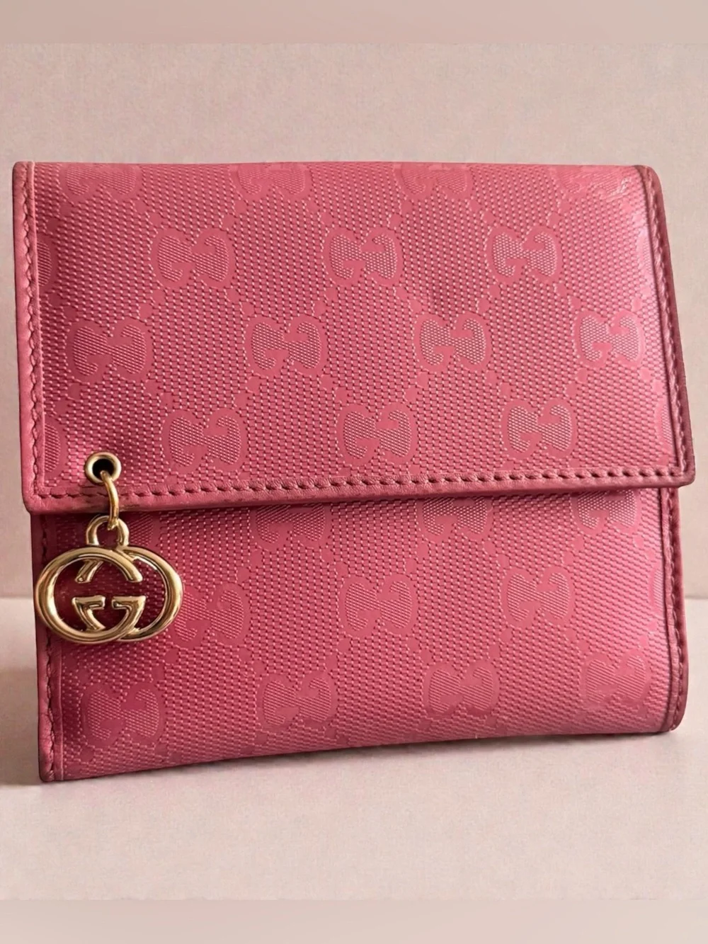 AUTHENTIC Gucci Rose Pink GG Embossed Leather Wallet- FREE COA - Picture 1 of 10